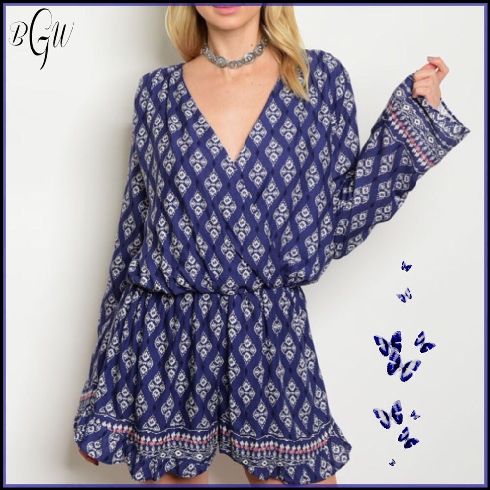 ⬇️Sale Adorable Navy & Off White Romper